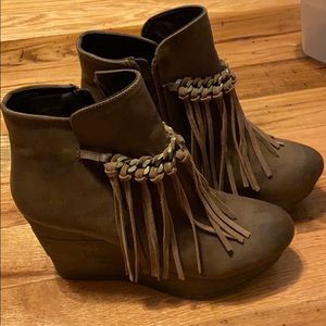 Wedge bootie